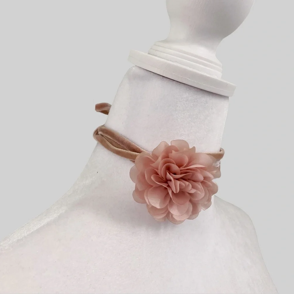 ᴇᴜᴄ ᴠᴇʟᴠᴇᴛ ᴡʀᴀᴘ ꜱᴇʟꜰ-ᴛɪᴇ ᴄᴀᴍɪʟʟɪᴀ ꜰʟᴏᴡᴇʀ ᴄʜᴏᴋᴇʀ - Picture 8 of 13